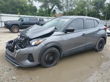  Salvage Nissan Kicks