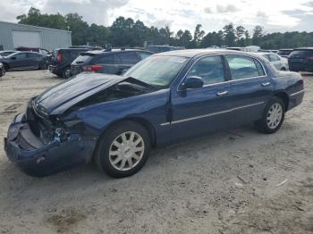  Salvage Lincoln Towncar