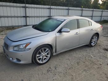  Salvage Nissan Maxima