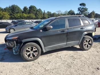  Salvage Jeep Cherokee