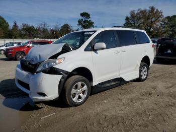  Salvage Toyota Sienna