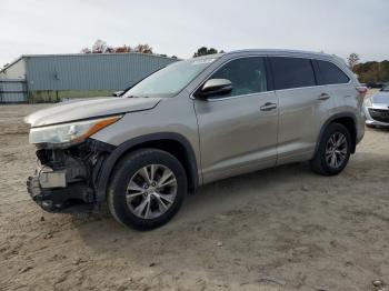  Salvage Toyota Highlander