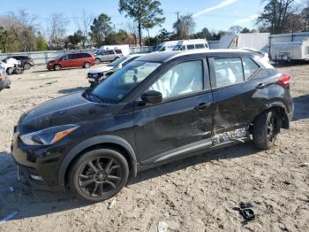  Salvage Nissan Kicks