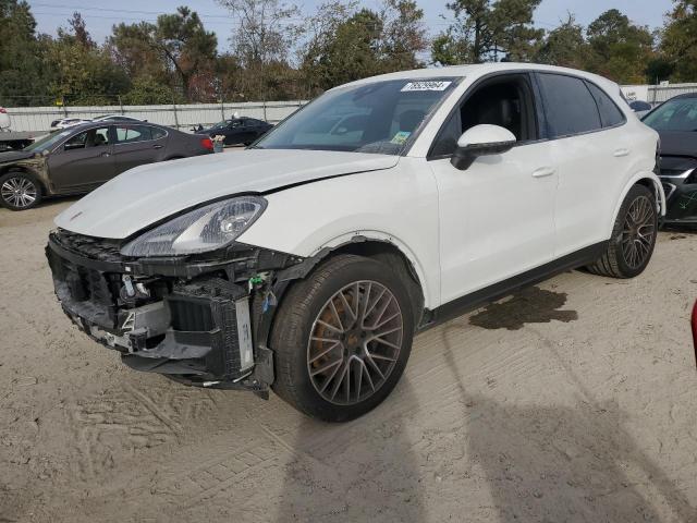  Salvage Porsche Cayenne