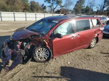  Salvage Toyota Sienna