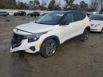  Salvage Kia Seltos