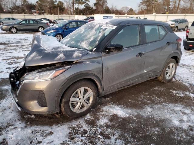  Salvage Nissan Kicks