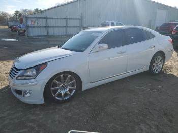  Salvage Hyundai Equus