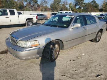  Salvage Lincoln Towncar