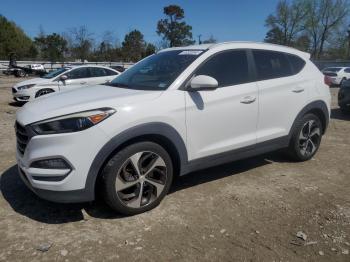  Salvage Hyundai TUCSON