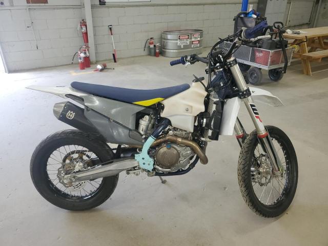  Salvage Husqvarna Motorcycle