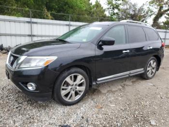  Salvage Nissan Pathfinder