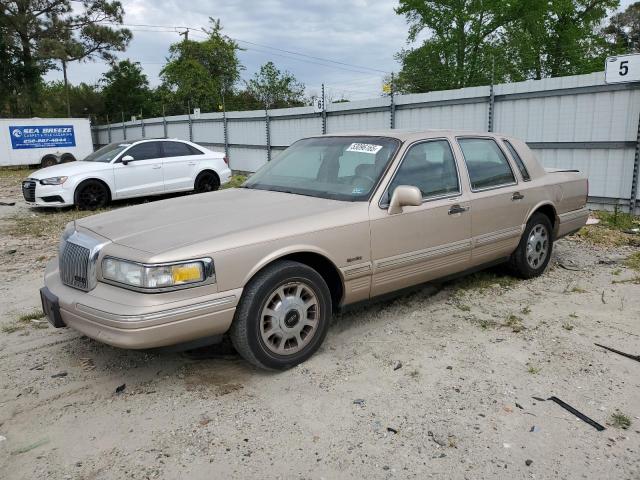  Salvage Lincoln Towncar