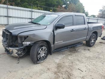  Salvage Nissan Titan