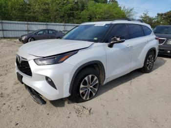  Salvage Toyota Highlander