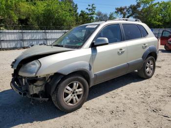  Salvage Hyundai TUCSON