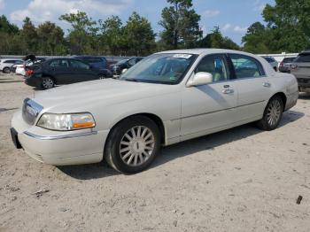  Salvage Lincoln Towncar