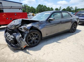  Salvage Chrysler 300