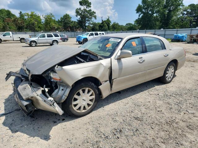  Salvage Lincoln Towncar