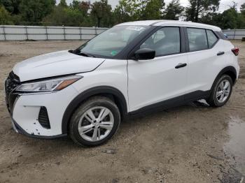  Salvage Nissan Kicks