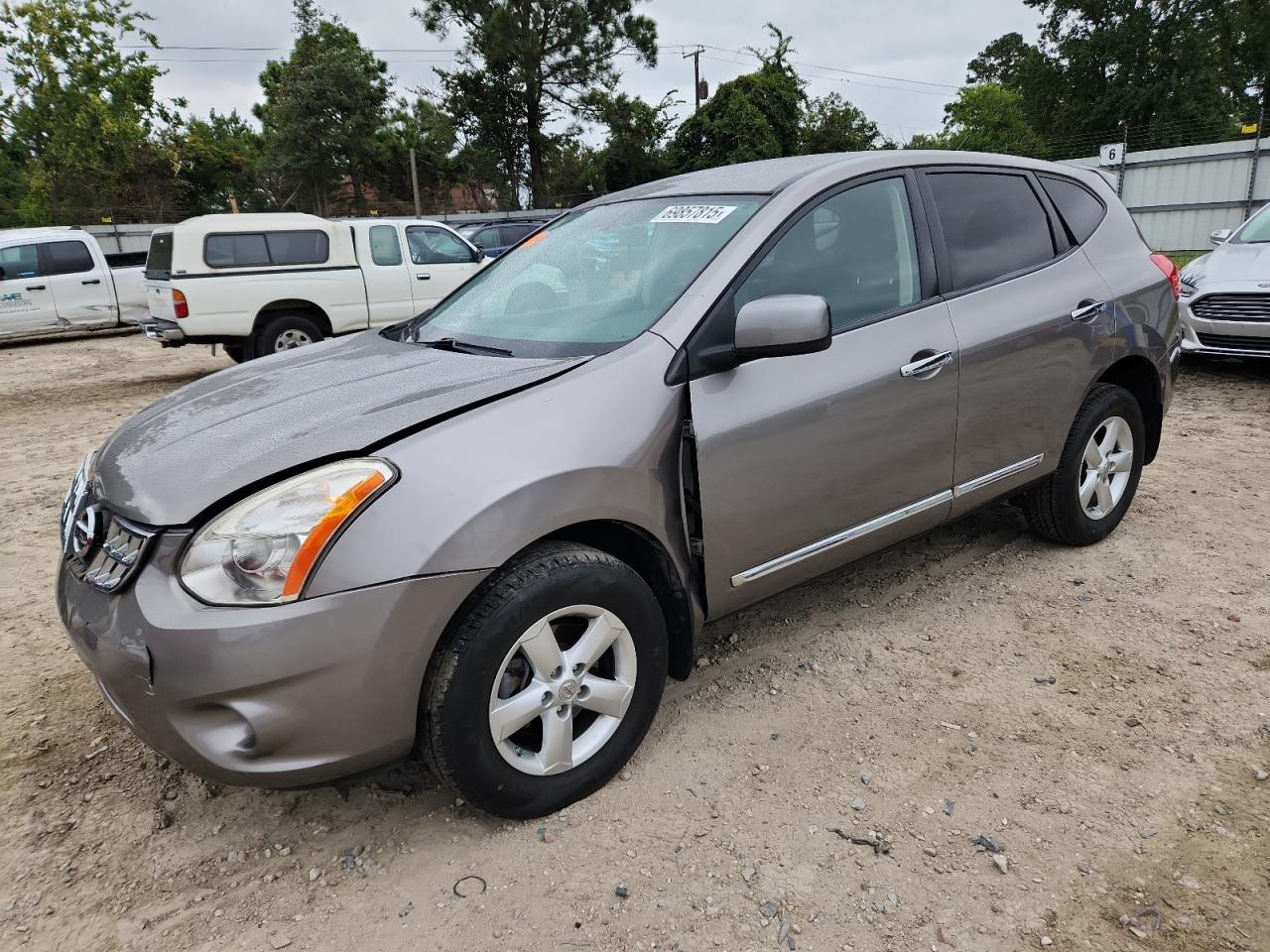 Nissan Rogue S Image 1