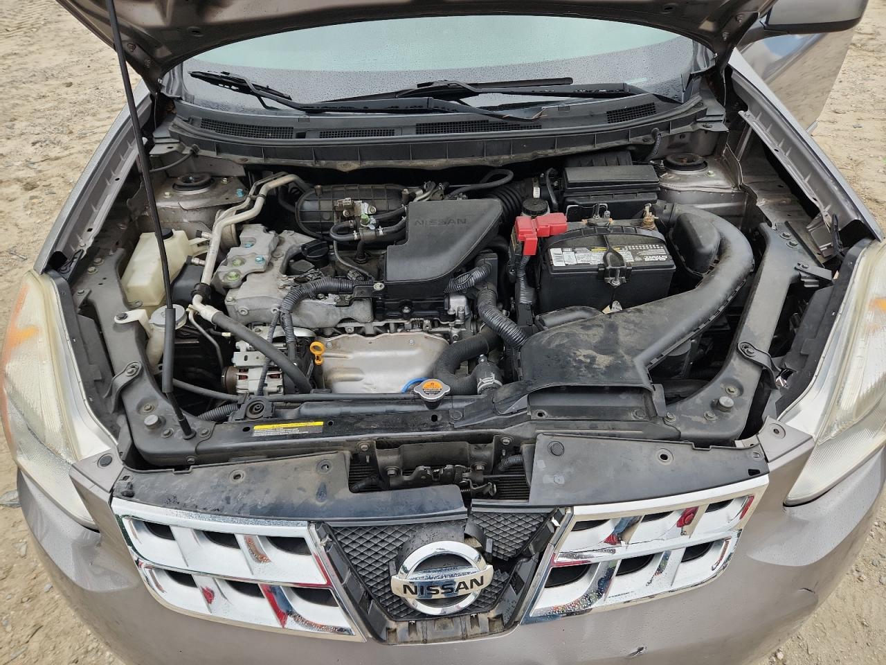 Nissan Rogue S Image 2