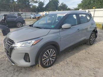  Salvage Nissan Kicks