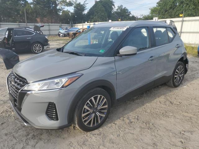  Salvage Nissan Kicks