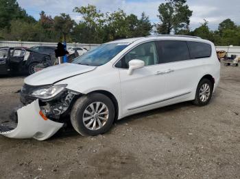  Salvage Chrysler Pacifica