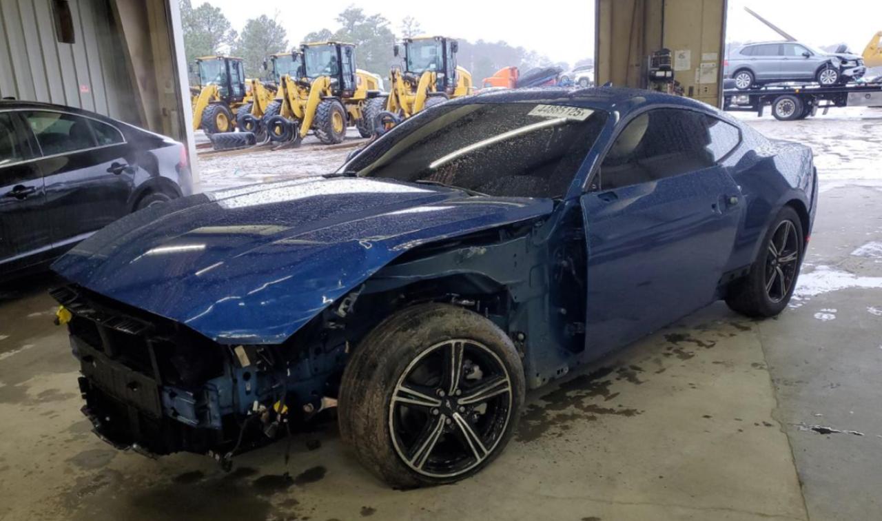 Ford Mustang Image 1