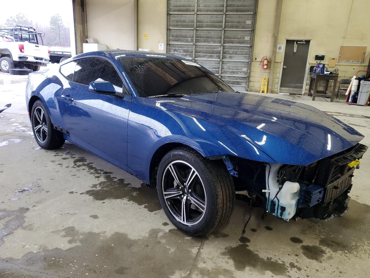 Ford Mustang Image 4