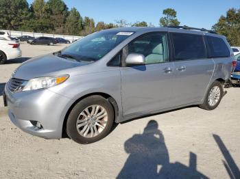  Salvage Toyota Sienna