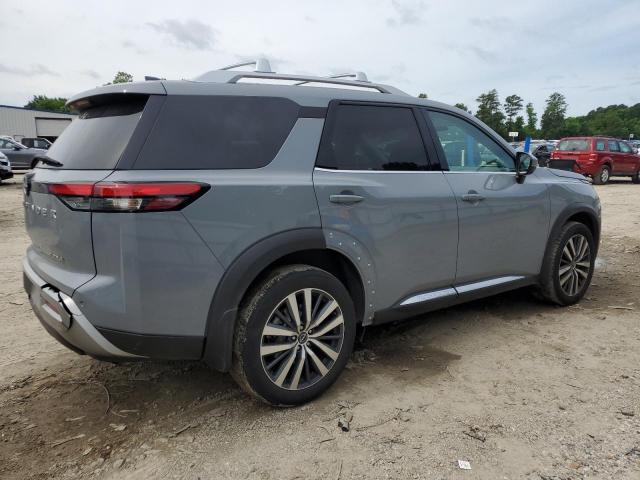 Nissan Pathfinder Platinum Image 3