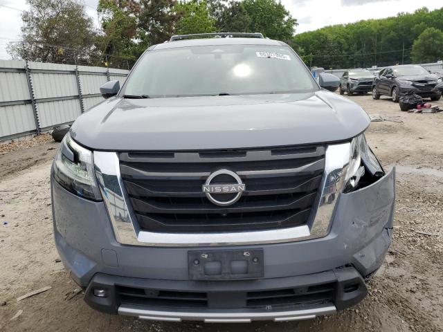 Nissan Pathfinder Platinum Image 2