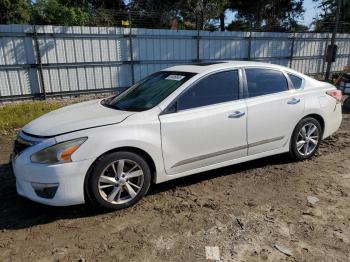  Salvage Nissan Altima