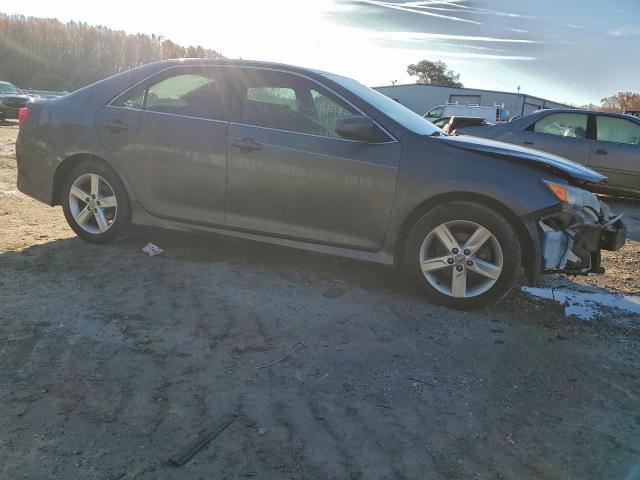 Toyota Camry Base Image 2