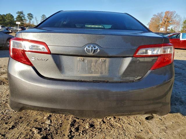 Toyota Camry Base Image 7