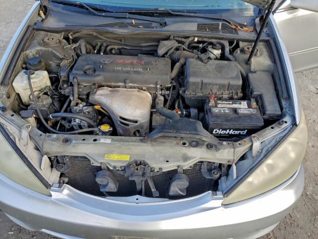 Toyota Camry Le Image 10