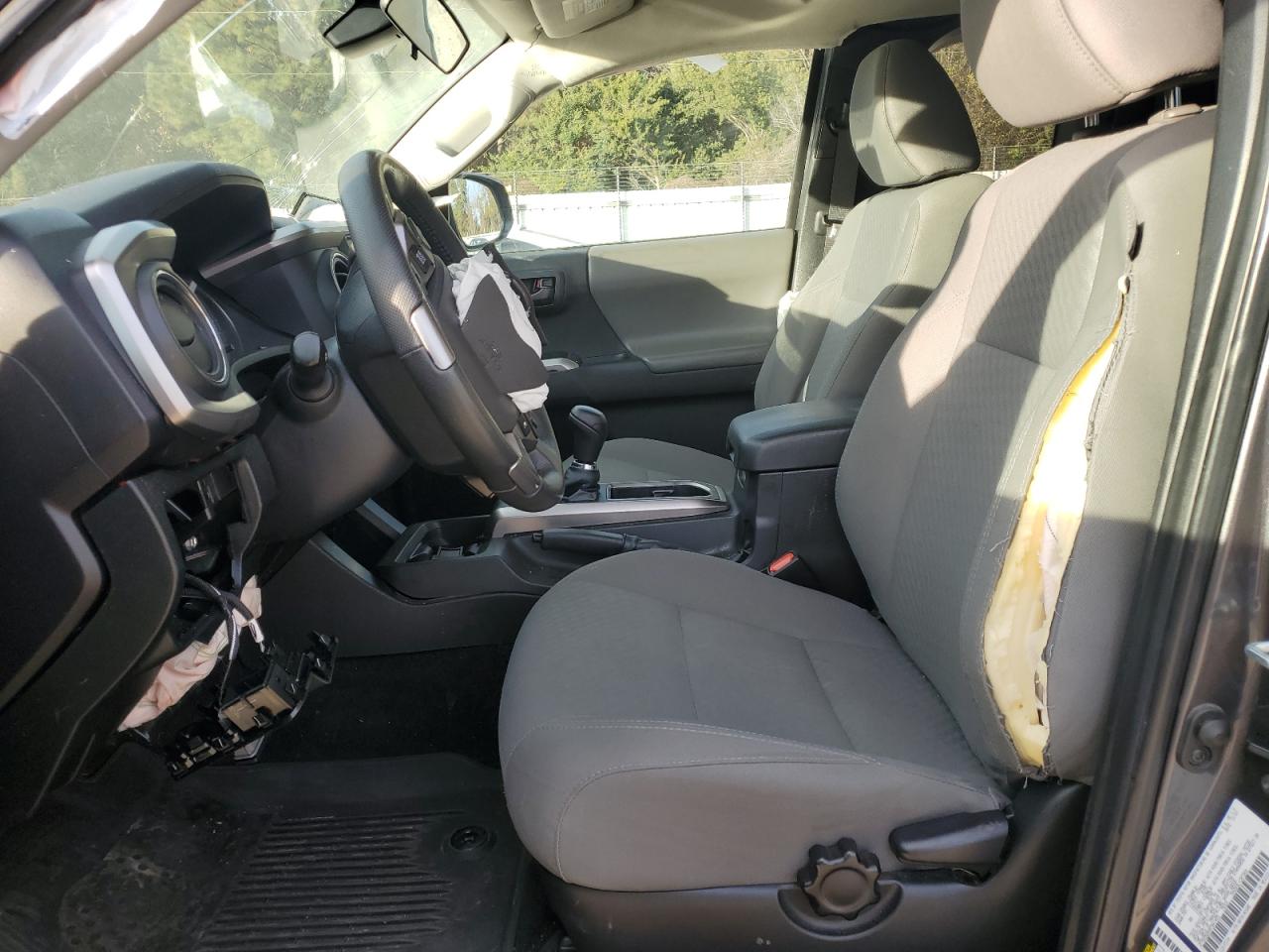 Toyota Tacoma Access Cab Image 11