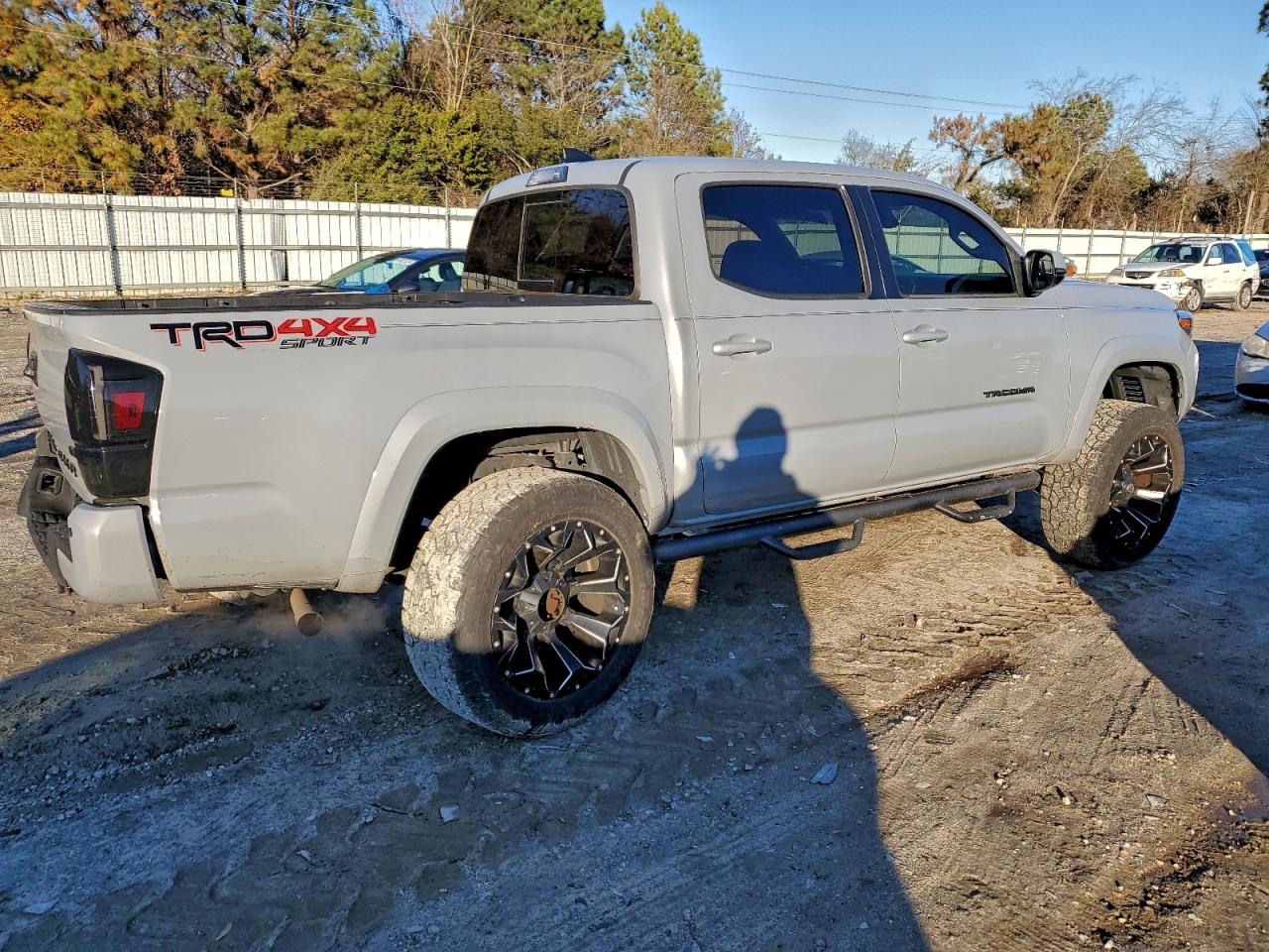 Toyota Tacoma Double Cab Image 7