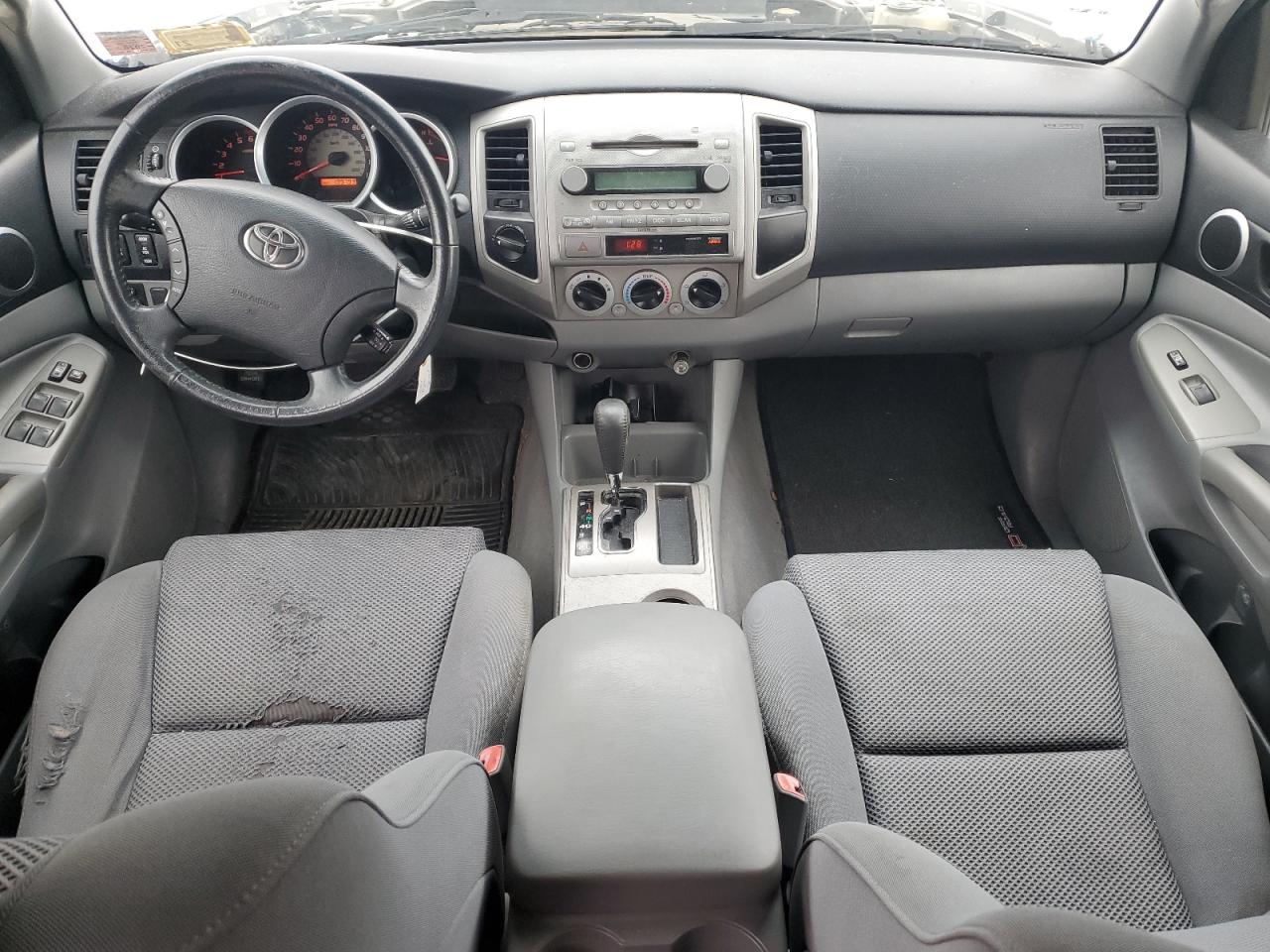 Toyota Tacoma Double Cab Image 12
