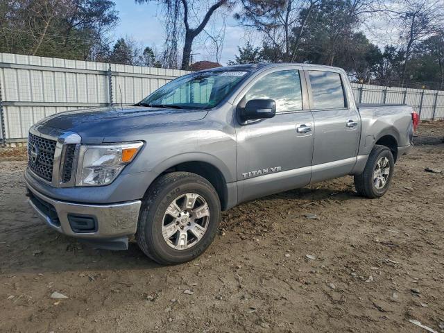  Salvage Nissan Titan
