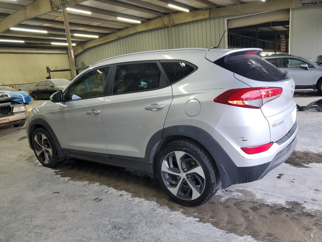 Hyundai TUCSON Limited Image 3