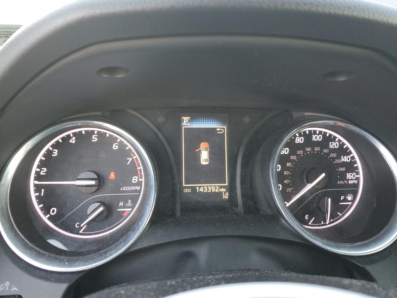 Toyota Camry L Image 10