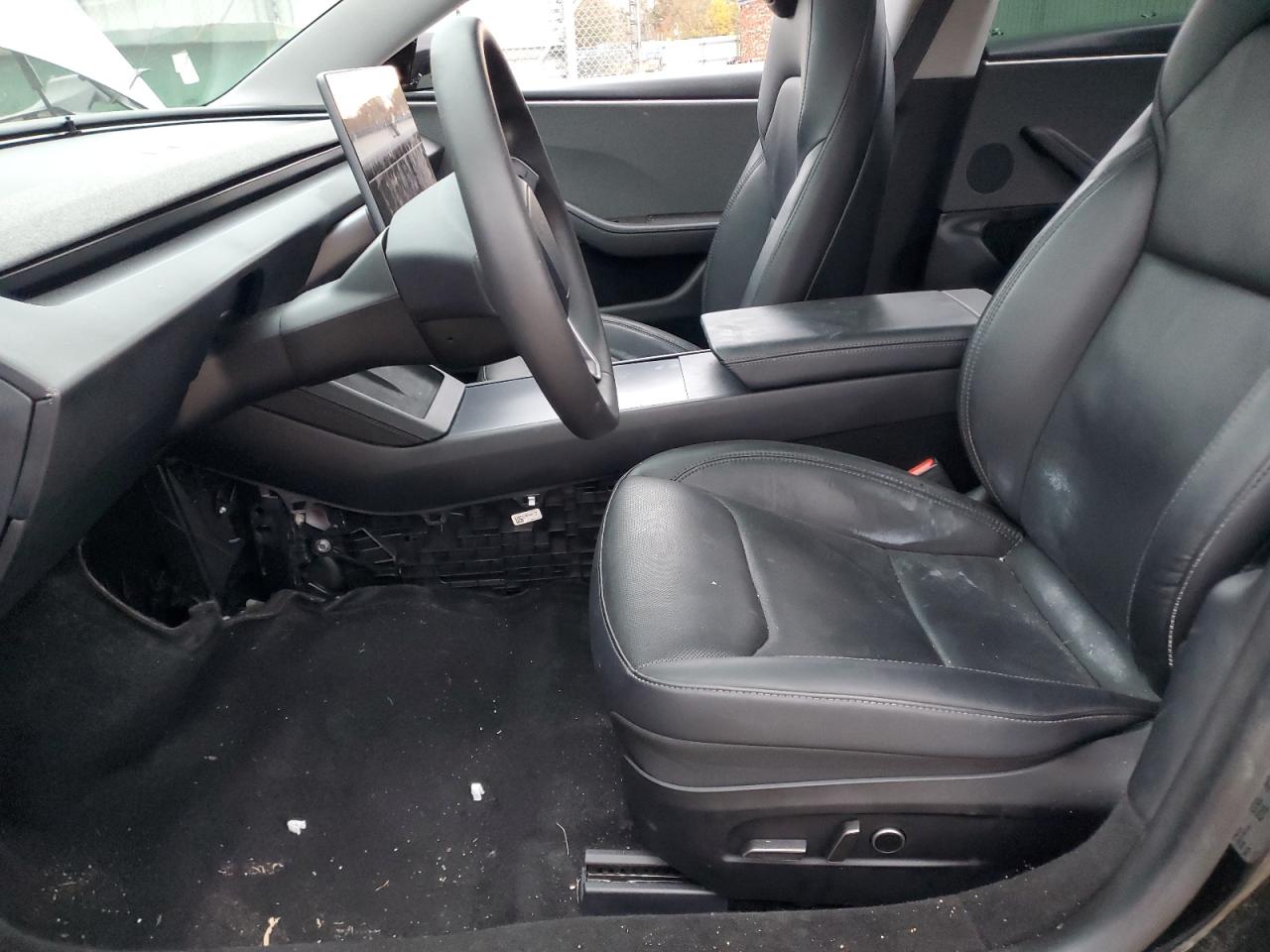 Tesla Model 3 Image 8