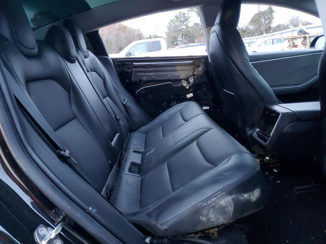 Tesla Model 3 Image 12