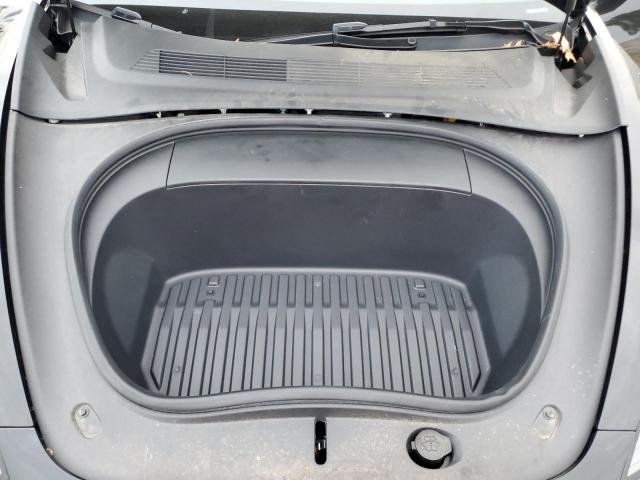 Tesla Model 3 Image 11