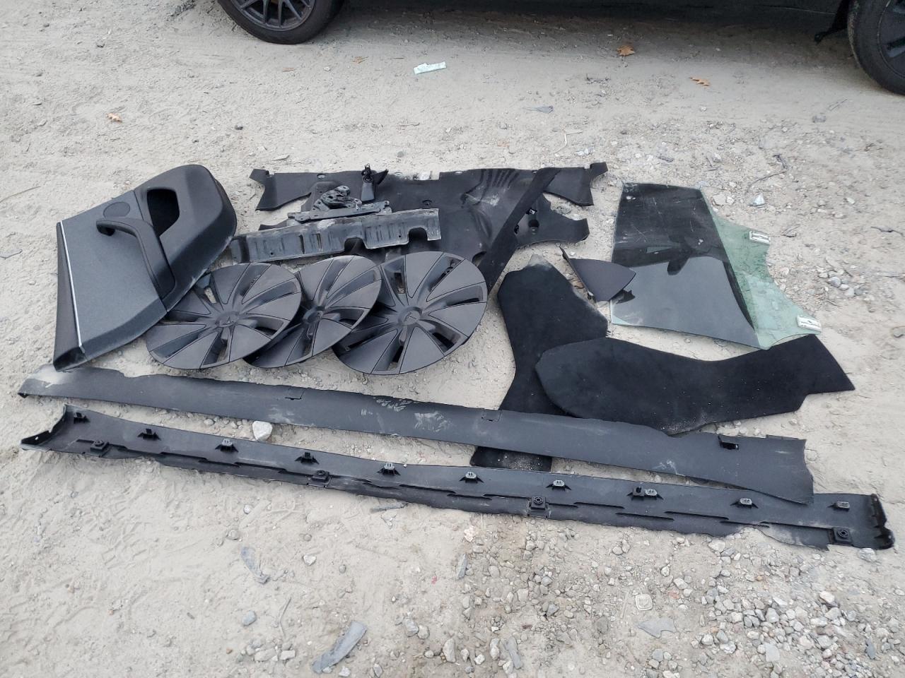 Tesla Model 3 Image 7