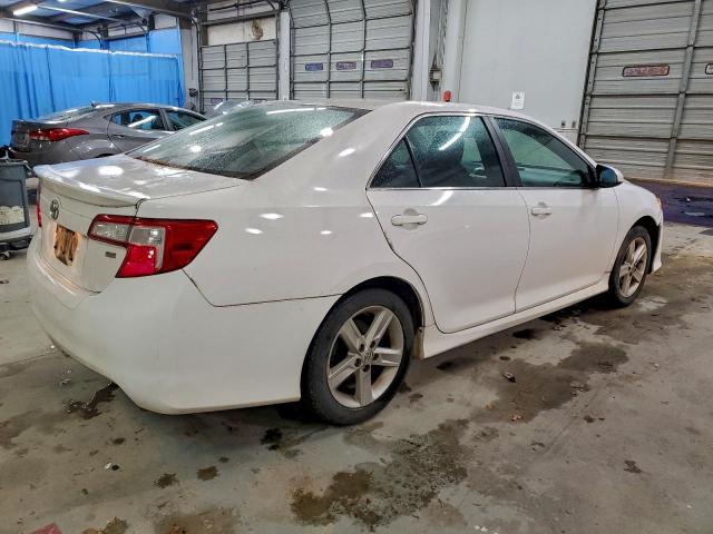 Toyota Camry L Image 2