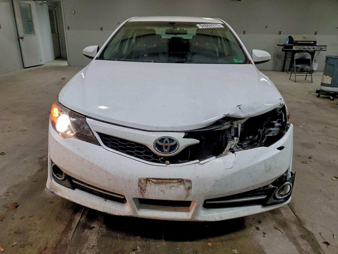 Toyota Camry L Image 9